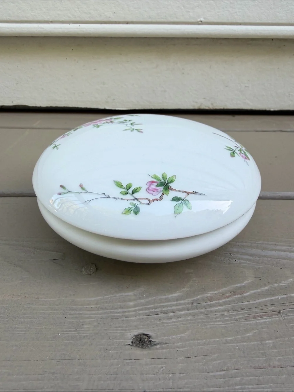Haviland Limoges Covered Porcelain Bonbonnière Serving Dish in Floral Detail